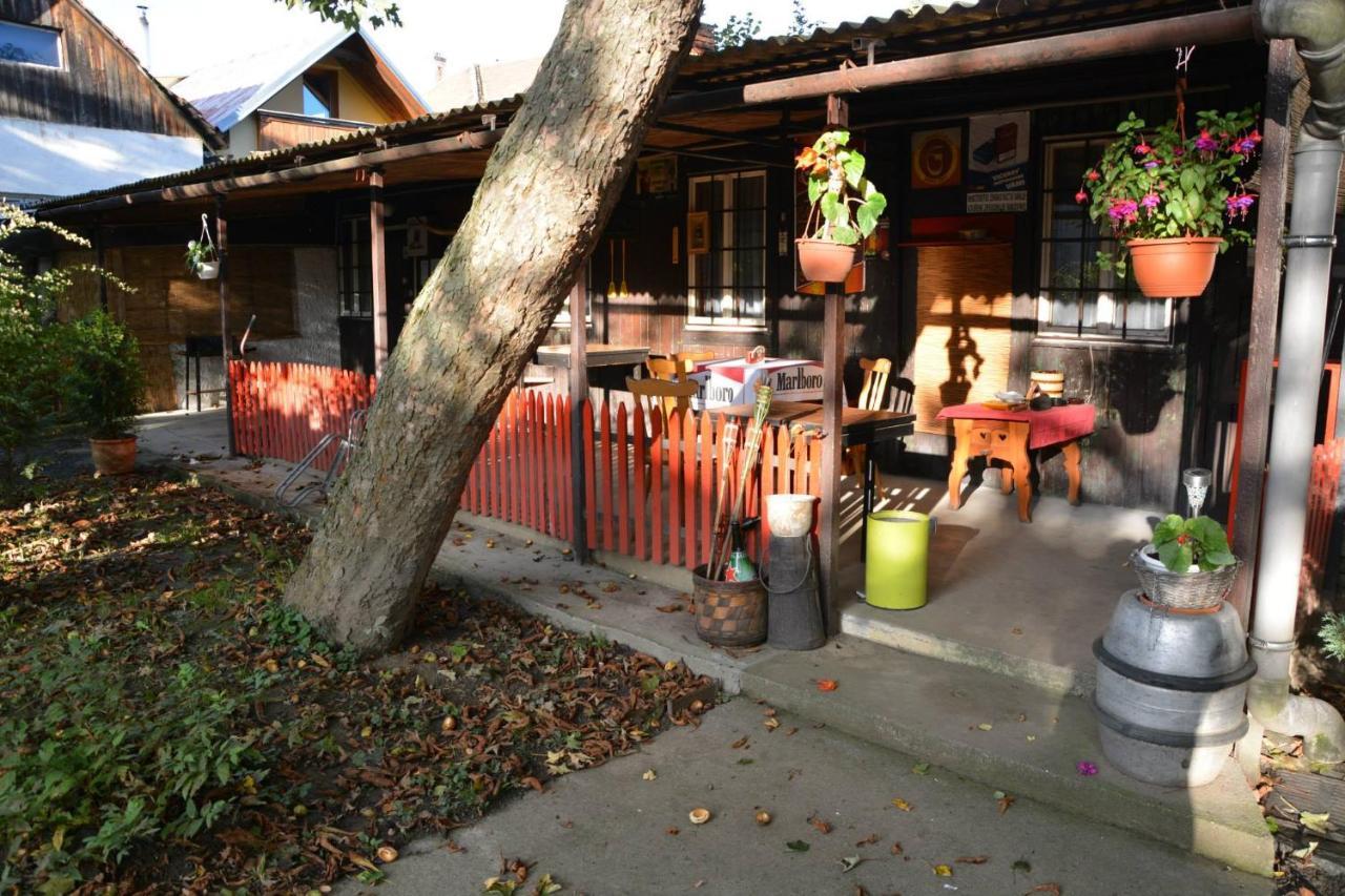 Retro Vila Guest House Slusovice Ngoại thất bức ảnh